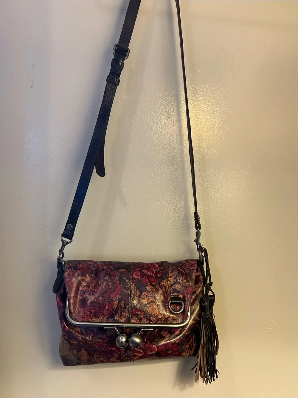 Vintage-Inspired Floral Jacquard Crossbody Bag in Burgundy and Gold